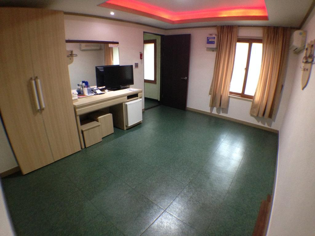 Suanbo Saipan Hot Spring Hotel Chungju Chambre photo