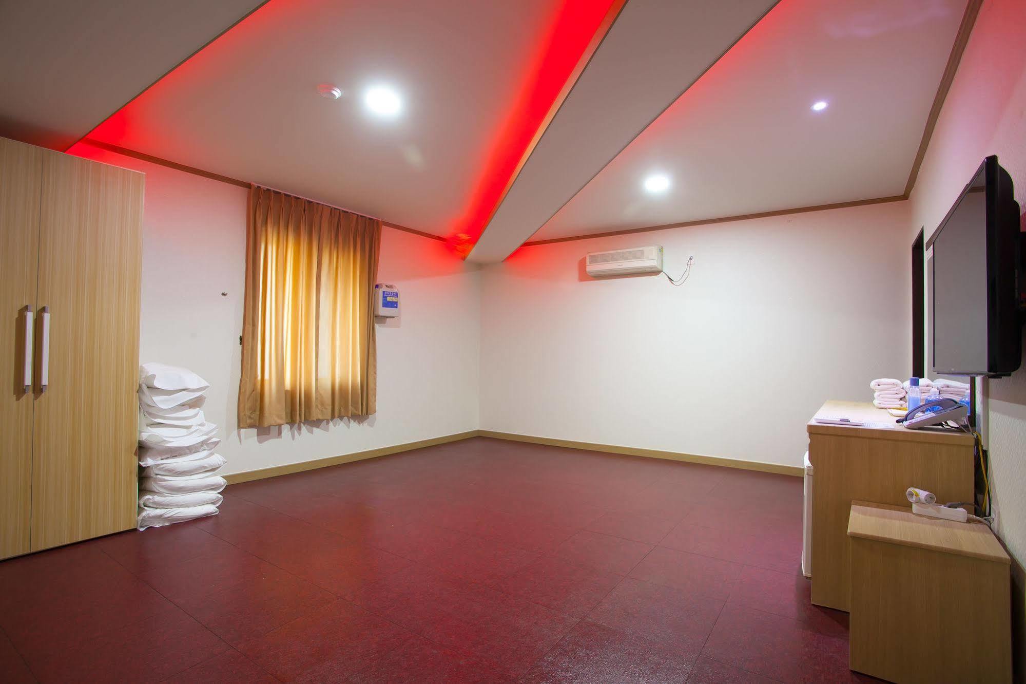 Suanbo Saipan Hot Spring Hotel Chungju Extérieur photo