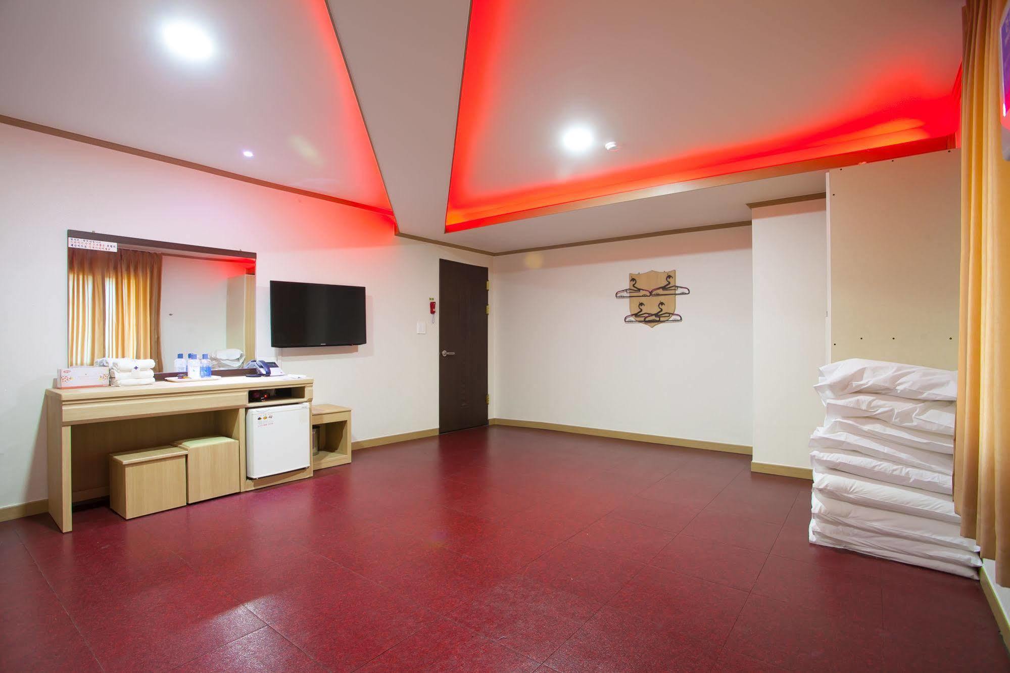 Suanbo Saipan Hot Spring Hotel Chungju Extérieur photo